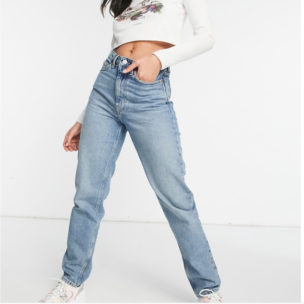WEEKDAY Seattle Cotton High Waist Mom Jeans in San Fran Blue